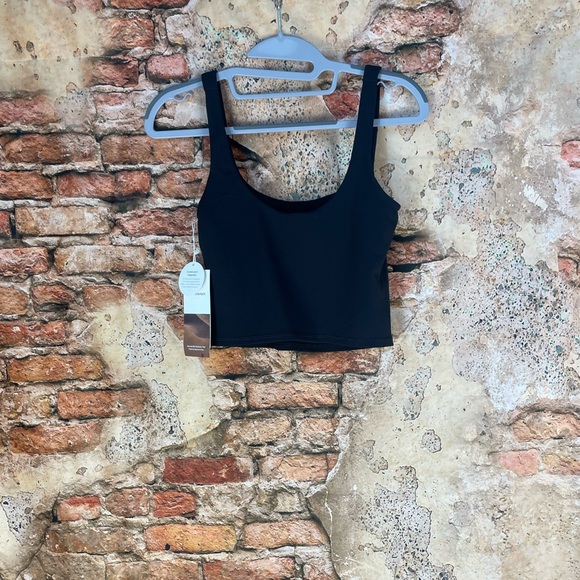Vuori Daily Crop
Women's BreatheInterlock™ Tank - Picture 9 of 9